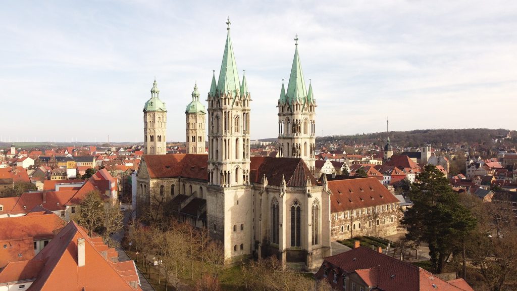 Der Naumburger Dom aus der Luft