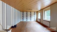 Großes freistehendes und vielseitig nutzbares Mehrfamilienhaus mit 5 Wohneinheiten nahe bei Leipzig. - Zimmer OG rechter Eingang
