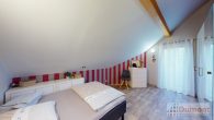 DG zweites Zimmer mit Balkonzugang