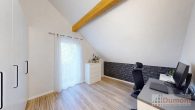 DG Zimmer mit Balkonzugang