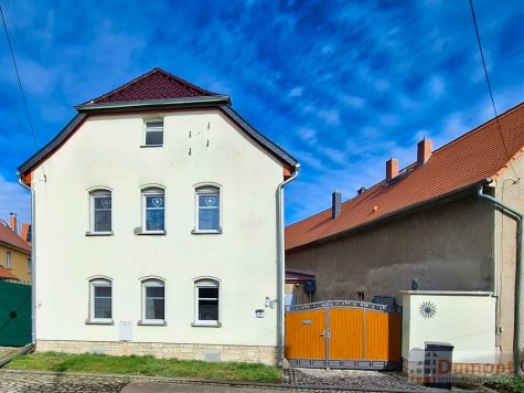 Bezugsfertiges Wohnhaus mit großzügigem Grundstück, Scheune und vielseitigen Nutzungsmöglichkeiten, 06632 Freyburg, Einfamilienhaus