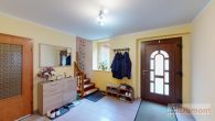 Bezugsfertiges Wohnhaus mit großzügigem Grundstück, Scheune und vielseitigen Nutzungsmöglichkeiten - Eingangsbereich