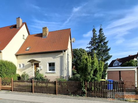 Gemütliches Einfamilienhaus mit schönem Garten, Terrasse und Garage in Leuna., 06237 Leuna, Einfamilienhaus