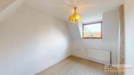 Gemütliches Einfamilienhaus mit schönem Garten, Terrasse und Garage in Leuna. - Zimmer 1 OG