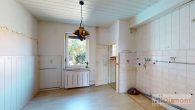 Zweifamilienhaus mit viel Potenzial und sonnigem Grundstück mit zahlreichen Möglichkeiten. - Küche EG