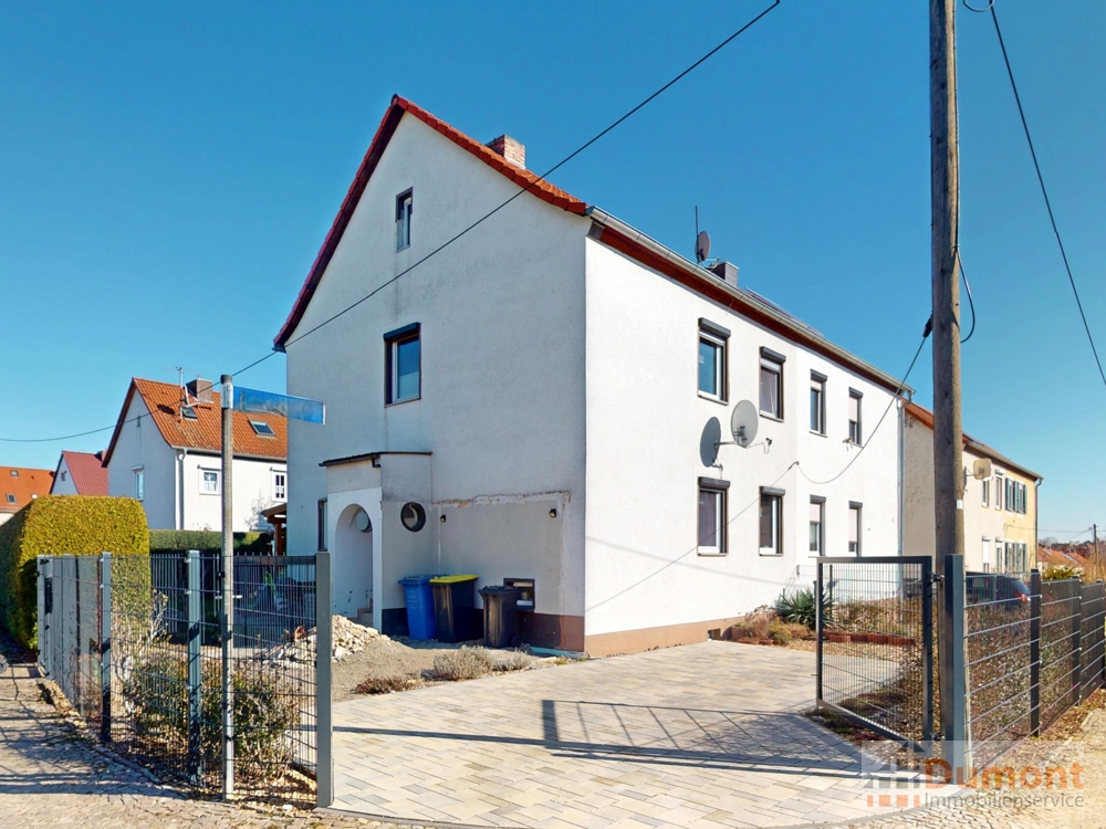 Moderniesierte Doppelhaushälfte in Schkopau kurz vor Halle (Saale).