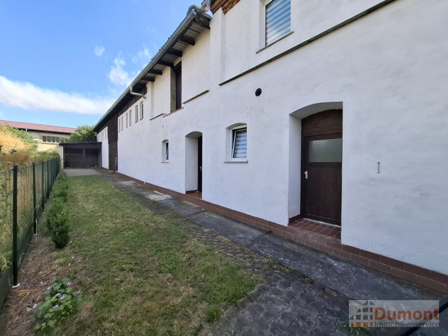 Garten und Zugang zum Nebengebäude
