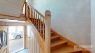 Wohnen, Vermieten, Investieren - Dreifamilienhaus mit 5 Garagen in attraktiver Lage von Merseburg - Treppenhaus EG