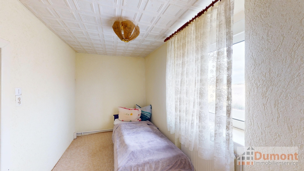 kleines Zimmer EG neben dem Wohnzimmer